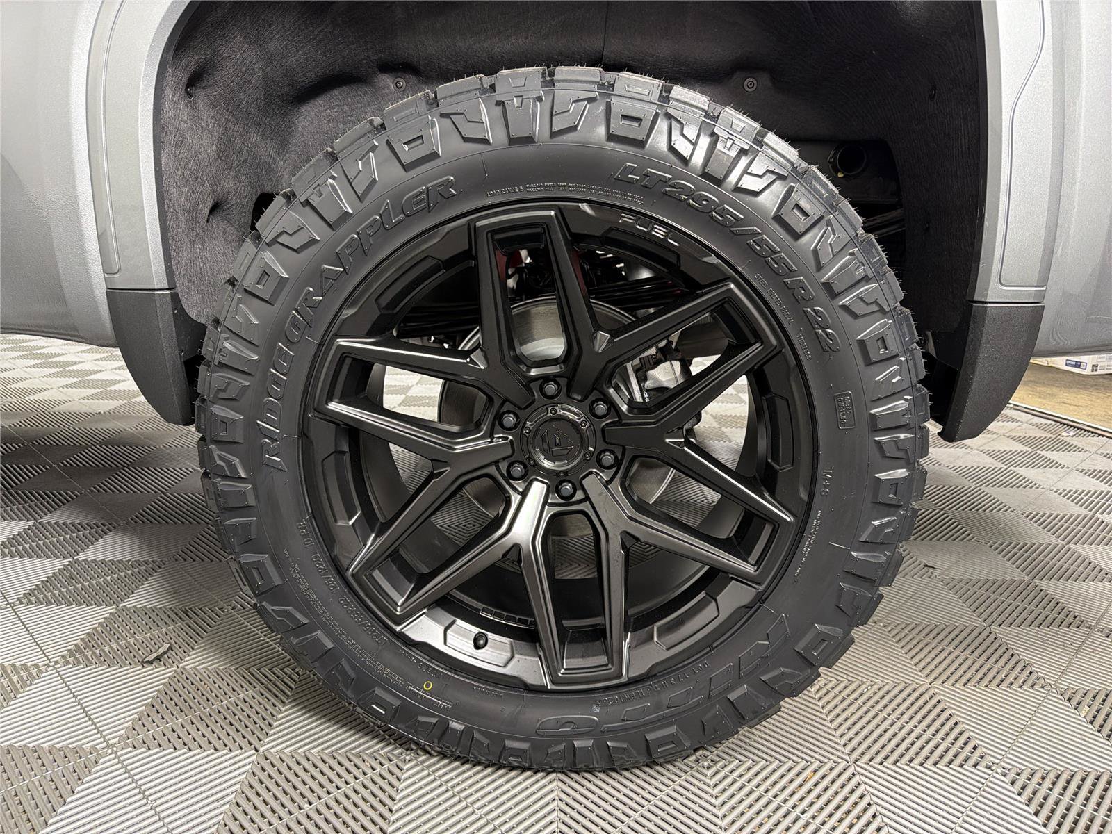 New 2026 GMC Sierra 1500 AT4 w/ AT4 Premium Package AWD/4WD image 17
