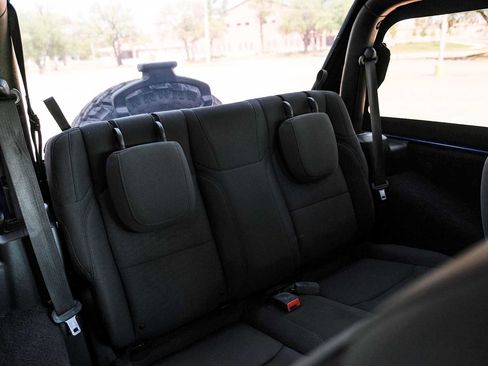 Used 2020 Jeep Wrangler Sport image 29