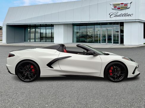 Used 2022 Chevrolet Corvette Stingray Preferred Conv w/ Z51 Performance Package RWD image 7