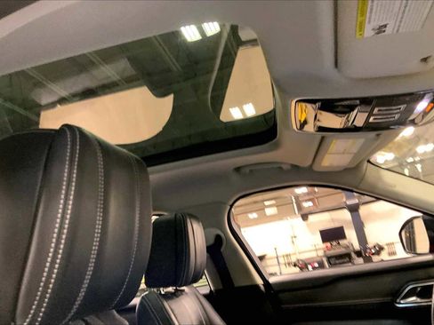 Used 2018 Land Rover Range Rover Velar R-Dynamic HSE image 15