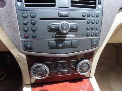 Used 2011 Mercedes-Benz C 300 4MATIC Sedan image 23