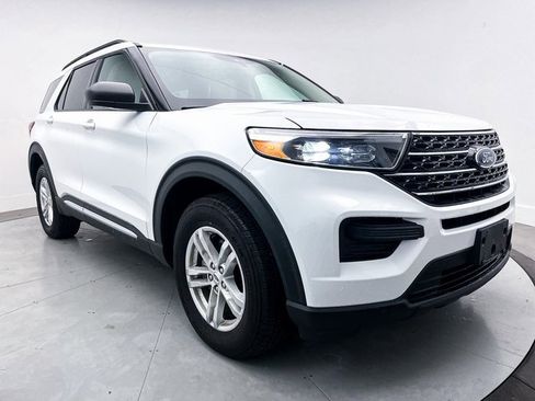 Used 2021 Ford Explorer XLT image 9