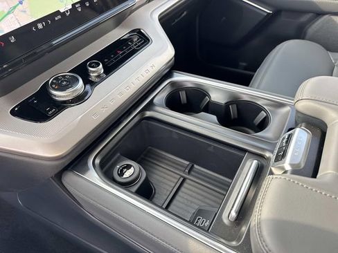 New 2026 Ford Expedition Active image 27