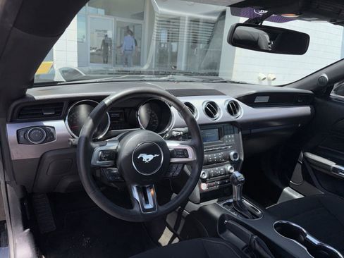 Used 2015 Ford Mustang Coupe RWD image 13