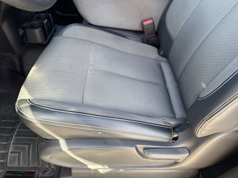 Used 2021 Nissan Titan S w/ S Utility Package image 19