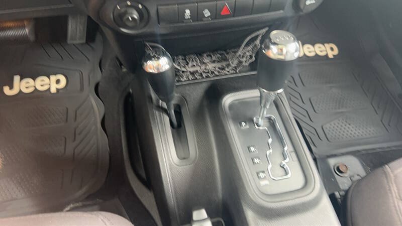Used 2013 Jeep Wrangler Unlimited Sport AWD/4WD image 18