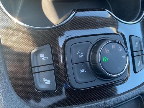 Used 2020 GMC Acadia AT4 w/ Driver Alert Package II AWD/4WD image 11