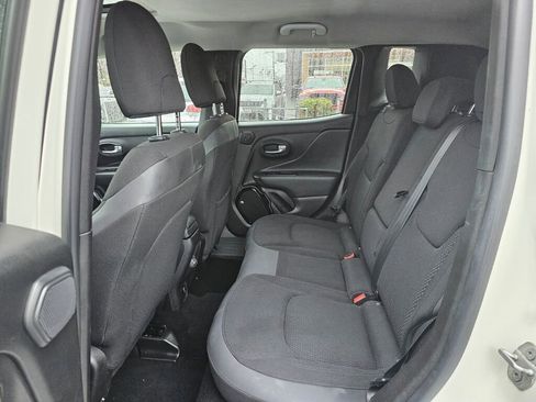 Used 2018 Jeep Renegade Altitude image 15