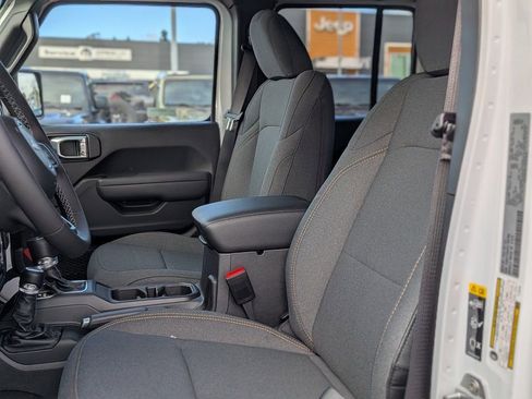 New 2026 Jeep Gladiator Sport image 9