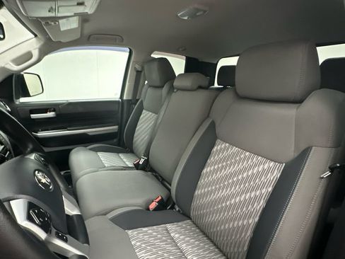 Certified 2019 Toyota Tundra SR5 AWD/4WD image 9