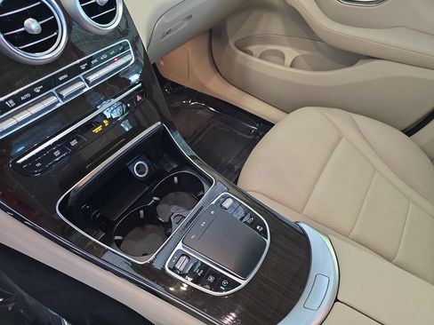 Used 2021 Mercedes-Benz GLC 300 4MATIC image 25