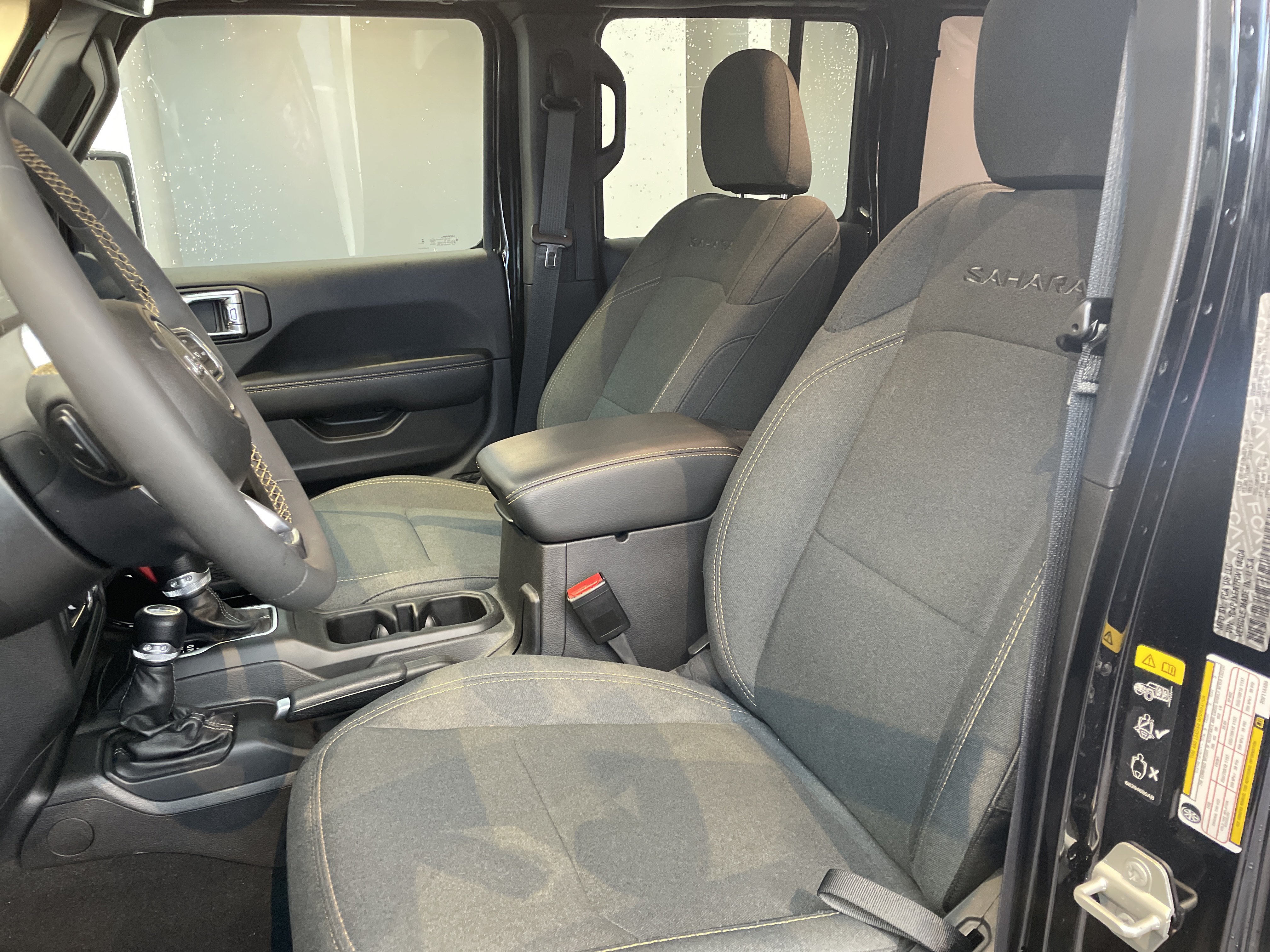 Used 2024 Jeep Wrangler Unlimited Sahara w/ Technology Group AWD/4WD image 17