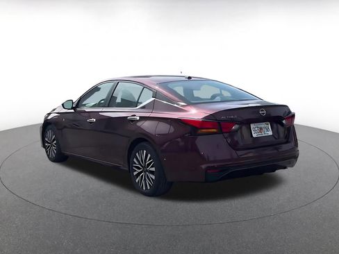 Used 2025 Nissan Altima 2.5 SV image 10