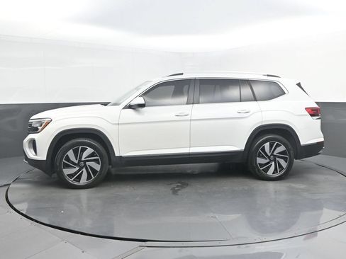 Used 2024 Volkswagen Atlas SEL AWD/4WD image 2