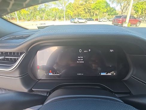 Used 2024 Jeep Grand Cherokee Limited w/ Black Appearance Package image 17