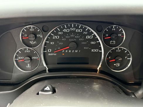 New 2025 Chevrolet Express 3500 Extended image 16