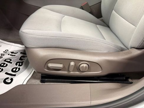 Used 2025 Chevrolet Malibu LT FWD image 6