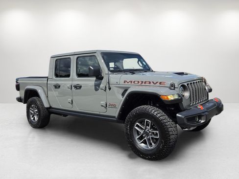 Used 2021 Jeep Gladiator Mojave AWD/4WD image 3