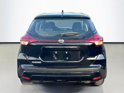 Used 2022 Nissan Kicks S FWD image 6
