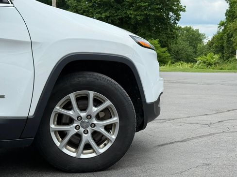 Used 2016 Jeep Cherokee Latitude w/ Comfort/Convenience Group AWD/4WD image 50