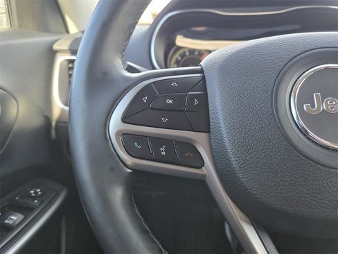 Used 2019 Jeep Cherokee Latitude Plus w/ Cold Weather Group image 15