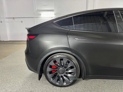 Used 2024 Tesla Model Y Performance AWD/4WD image 6