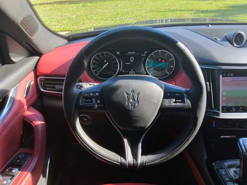 Used 2023 Maserati Levante GT image 5