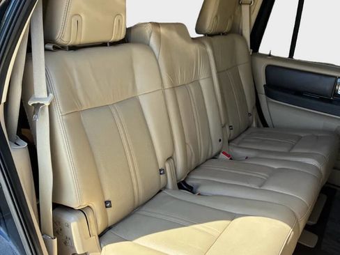 Used 2015 Lincoln Navigator 2WD w/ Equipment Group 101A Reserve image 16