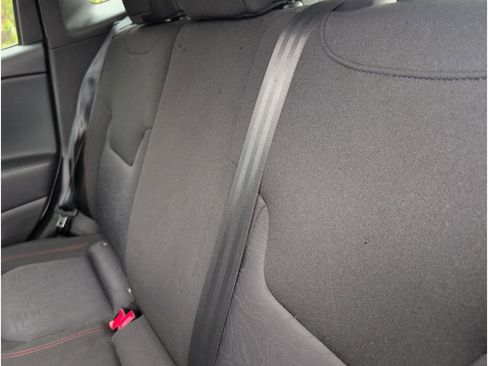 Used 2023 Jeep Renegade Trailhawk image 30