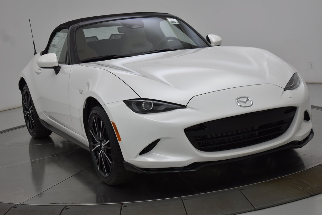 Used 2025 MAZDA MX-5 Miata Grand Touring w/ Appearance Package RWD image 12