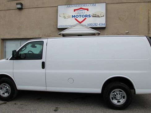 Used 2019 Chevrolet Express 2500 RWD image 5