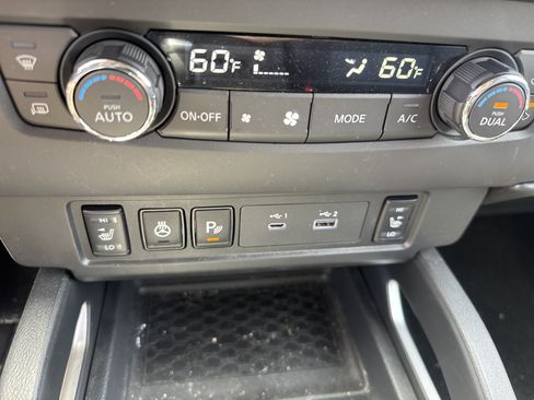 Used 2024 Nissan Frontier SL w/ Technology Package AWD/4WD image 25