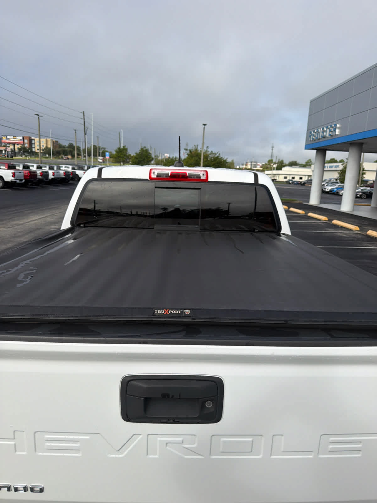 Used 2022 Chevrolet Colorado LT w/ Safety Package RWD image 12
