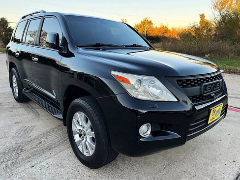 Used 2011 Lexus LX 570 4WD w/ Luxury Pkg image 1