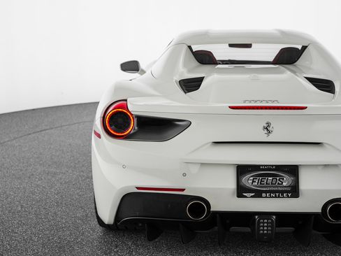 Used 2018 Ferrari 488 Spider RWD image 48