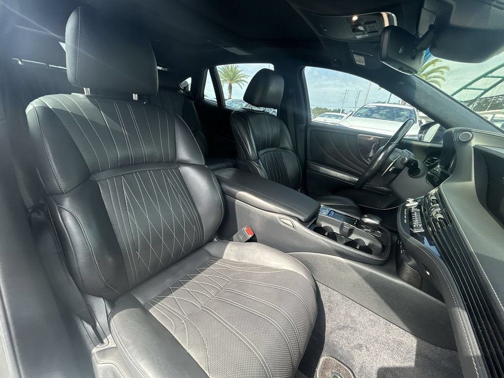 Used 2018 Lexus LS 500 w/ Luxury Package RWD image 12