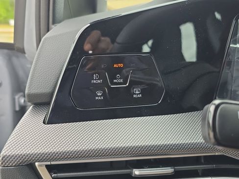 New 2026 Volkswagen GTI SE FWD image 22