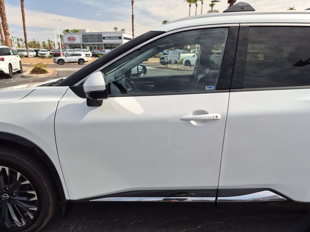 Used 2024 Nissan Rogue Platinum AWD/4WD image 31
