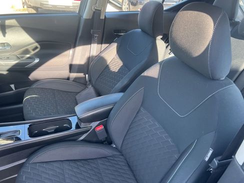 Used 2023 Nissan Kicks SV image 5