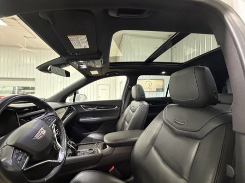 Used 2020 Cadillac XT6 Premium Luxury AWD/4WD image 12