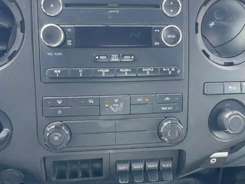 Used 2015 Ford F250 XL w/ Power Equipment Group AWD/4WD image 25