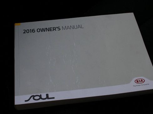 Used 2016 Kia Soul + FWD image 22