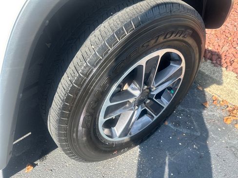 Used 2023 Jeep Wrangler Sahara w/ Cold Weather Group image 10