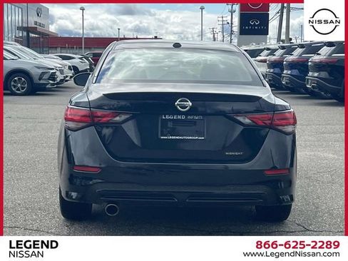 Certified 2023 Nissan Sentra SR w/ Midnight Edition Package FWD image 7