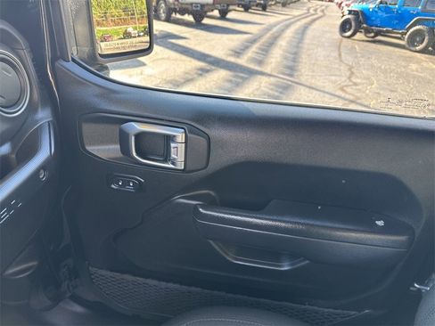Used 2022 Jeep Wrangler Sport S image 23