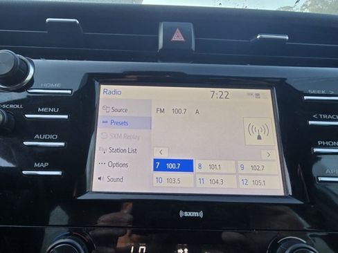 Used 2020 Toyota Camry SE image 5