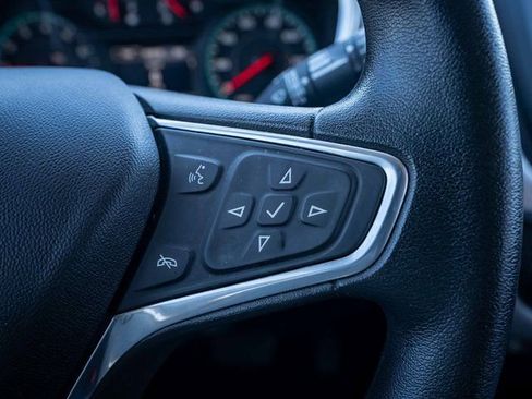 Used 2018 Chevrolet Equinox LS image 34