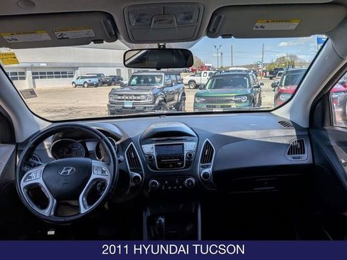 Used 2011 Hyundai Tucson GLS FWD image 18