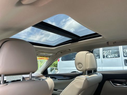 Used 2013 Cadillac XTS Premium AWD/4WD image 3