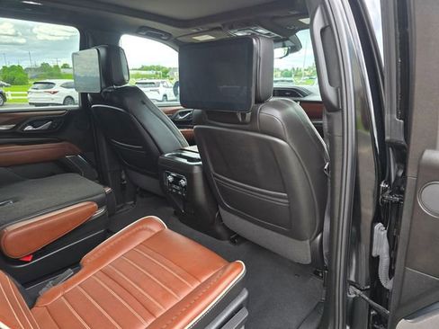 Used 2024 GMC Yukon XL Denali Ultimate AWD/4WD image 14